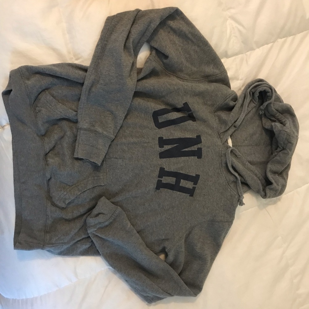 UNH women’s sweatshirt university of New Hampshire